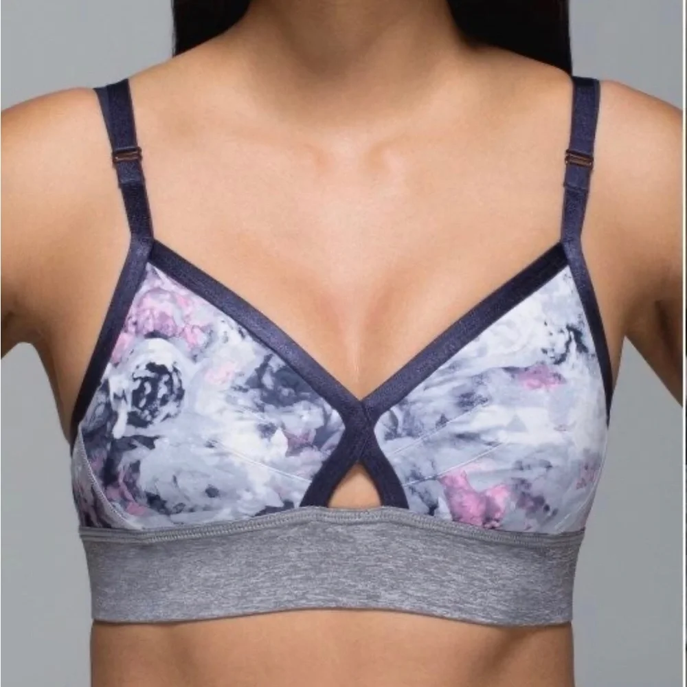 lululemon athletica reposhing this